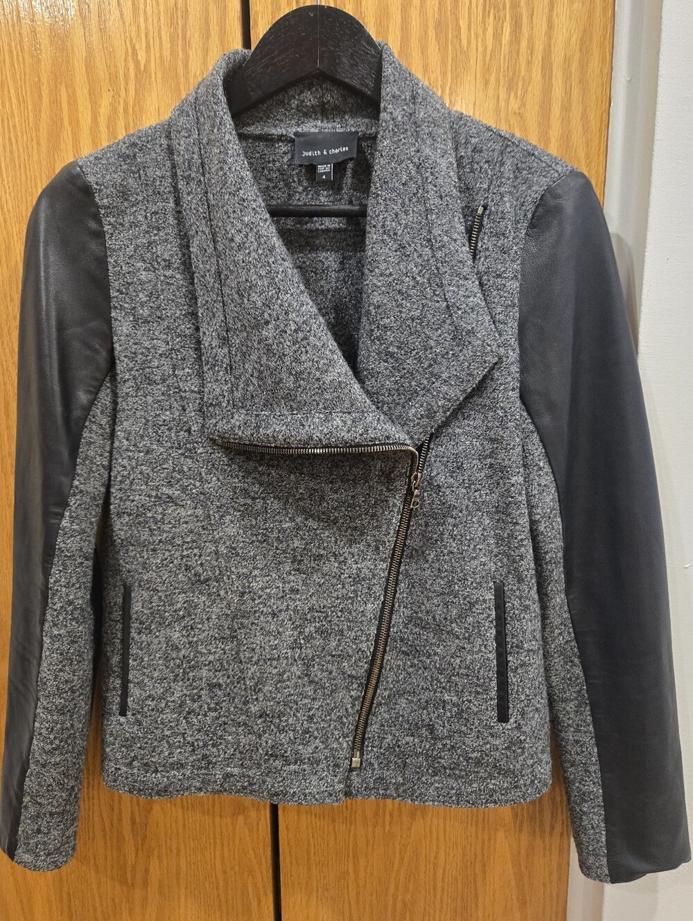 Judith & Charles Gray Wool Moto Jacket with Black Leather Sleeves Sz 4 Like New - Picture 2 of 8